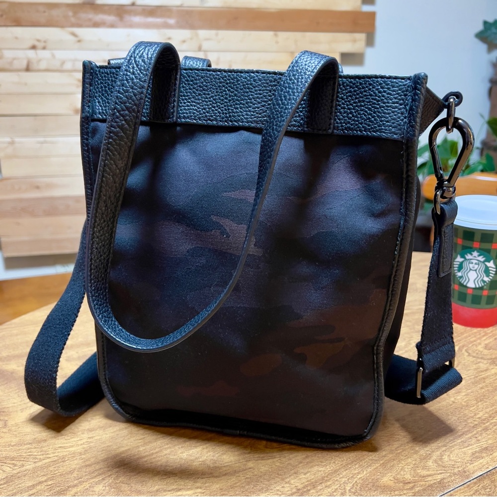 Lululemon Now and Always Mini Tote Jacquard Camo Obsidian/Black Crossbody Bag - Picture 5 of 12